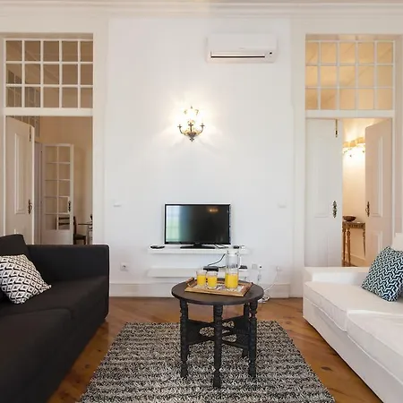 Downtown Vintage Deluxe | Rentexperience. Lisbon