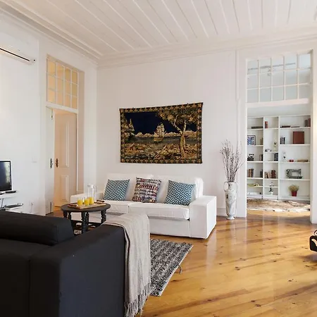 Downtown Vintage Deluxe | Rentexperience. Lisbon